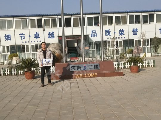 巖棉板的端口應粘貼有狹窄的標準網眼布